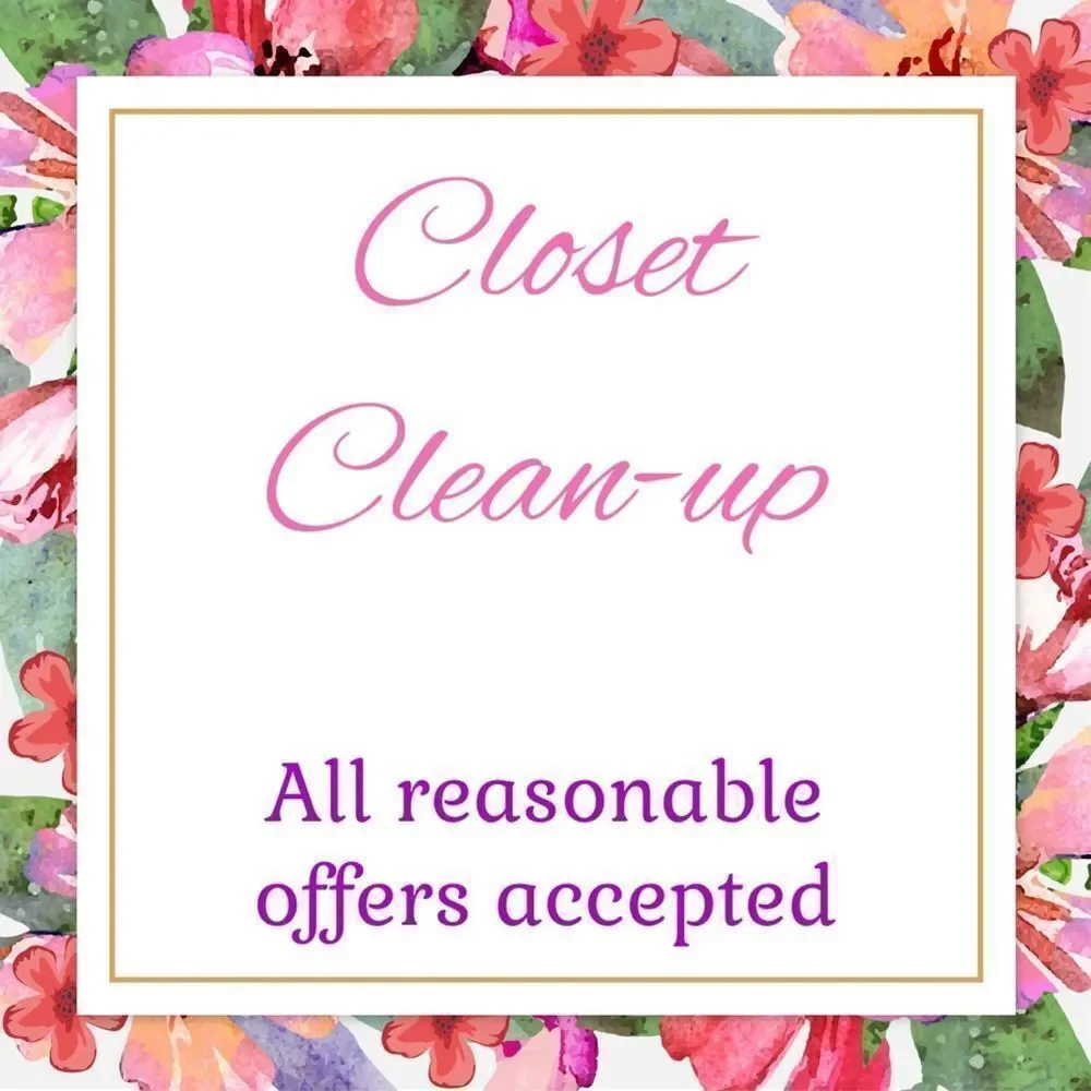 CLOSET CLEAN UP - Picture 1 of 1